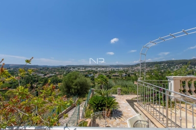 Maison &agrave; vendre &agrave; ST-PAUL-DE-VENCE  - 7 pi&egrave;ces - 350 m&sup2; 