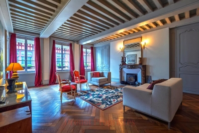 Maison &agrave; vendre &agrave; PONT L EVEQUE  - 16 pi&egrave;ces - 450 m&sup2; 