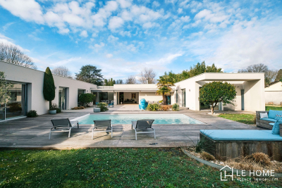 Maison &agrave; vendre &agrave; ÉCULLY  - 7 pi&egrave;ces - 294 m&sup2; 