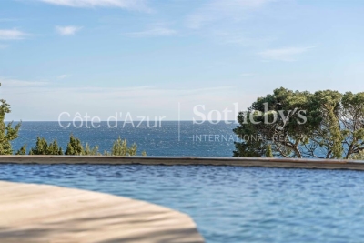 House for sale in LES ISSAMBRES  - 6 rooms - 230 m&sup2; 