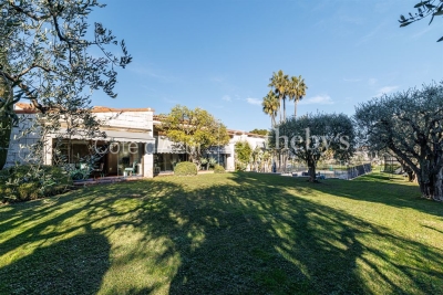House for sale in NICE Cimiez - 8 rooms - 359 m&sup2; 