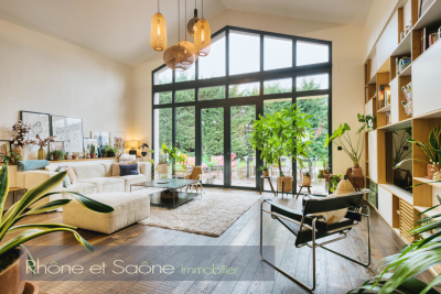 Maison &agrave; vendre &agrave; LA TOUR-DE-SALVAGNY  - 5 pi&egrave;ces - 203 m&sup2; 