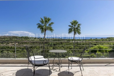 Maison &agrave; vendre &agrave; VALBONNE  - 7 pi&egrave;ces - 380 m&sup2; 