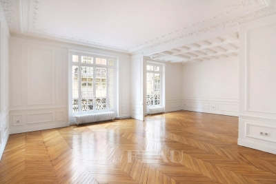 Appartement &agrave; louer &agrave; PARIS 7EME  - 4 pi&egrave;ces - 107 m&sup2; 