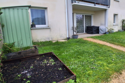 Apartment for sale in AMBARÈS-ET-LAGRAVE  - 3 rooms - 59 m&sup2; 