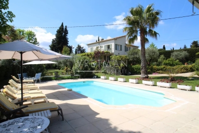 Maison &agrave; vendre &agrave; CALLIAN  - 7 pi&egrave;ces - 167 m&sup2; 