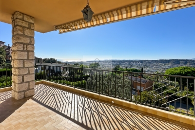 House for sale in NICE  - 7 rooms - 212 m&sup2; 
