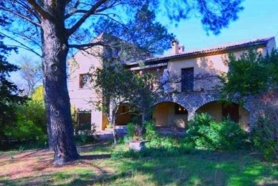Maison &agrave; vendre piscine sud jardin gard 