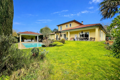 Maison &agrave; vendre &agrave; STE-FOY-LÈS-LYON  - 6 pi&egrave;ces - 175 m&sup2; 