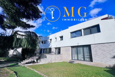 Maison &agrave; vendre &agrave; DIGNE-LES-BAINS  - 9 pi&egrave;ces - 348 m&sup2; 