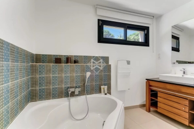 Villa à Ramatuelle &agrave; louer à partir de 27 000 € / semaine, Photo 2