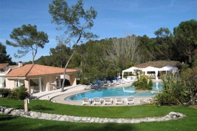 Maison &agrave; louer &agrave; MOUGINS   - 600 m&sup2; 