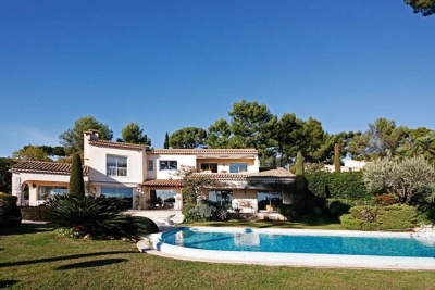 Maison &agrave; louer &agrave; ANTIBES  - 8 pi&egrave;ces - 400 m&sup2; 
