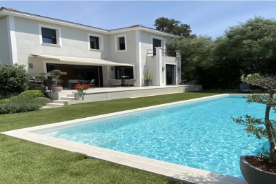 Maison &agrave; louer &agrave; ANTIBES   - 250 m&sup2; 