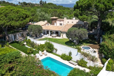 Maison &agrave; louer &agrave; CANNES  - 7 pi&egrave;ces - 330 m&sup2; 
