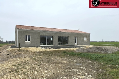 Maison &agrave; vendre &agrave; CHAMPAGNOLLES  - 4 pi&egrave;ces - 135 m&sup2; 