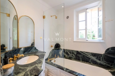 Villa à Saint-Tropez &agrave; louer à partir de 62 500 € / semaine, Photo 17