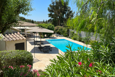 Maison &agrave; vendre &agrave; BORMES-LES-MIMOSAS  - 8 pi&egrave;ces - 289 m&sup2; 