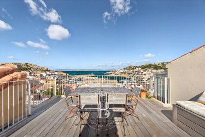 House for sale in MARSEILLE 8EME  - 3 rooms - 100 m&sup2; 