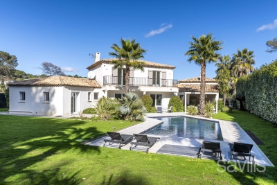 Maison &agrave; louer &agrave; MOUGINS  - 6 pi&egrave;ces - 240 m&sup2; 