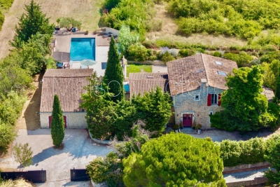 House for sale in real estate LAGNES  - 8 rooms - 410 m&sup2; 