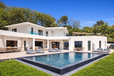 Maison &agrave; vendre &agrave; OPIO  - 8 pi&egrave;ces - 295 m&sup2; 