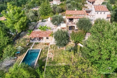 Maison &agrave; vendre &agrave; MAGAGNOSC  - 9 pi&egrave;ces - 227 m&sup2; 