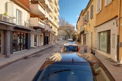 Commerce &agrave; vendre &agrave; STE-MAXIME  - 3 pi&egrave;ces - 47 m&sup2; 