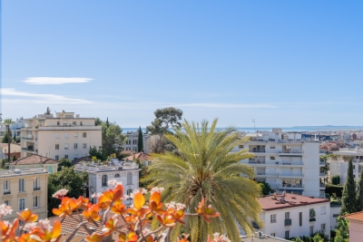 Apartment for sale in NICE Cimiez - 6 rooms - 145 m&sup2; 
