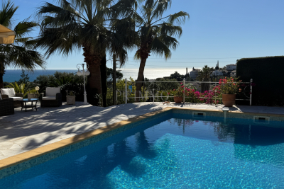 Maison &agrave; vendre vue mer jardin issambres 