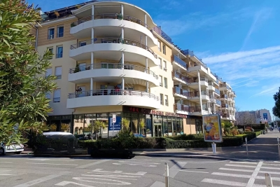Appartement &agrave; vendre &agrave; CANNES-LA-BOCCA  - 3 pi&egrave;ces - 61 m&sup2; 