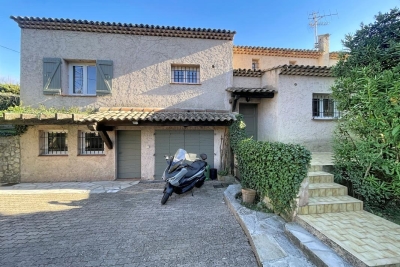 Maison &agrave; vendre &agrave; VENCE  - 5 pi&egrave;ces - 180 m&sup2; 