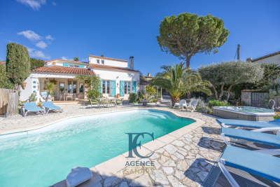 Maison &agrave; vendre &agrave; SANARY-SUR-MER  - 6 pi&egrave;ces - 155 m&sup2; 