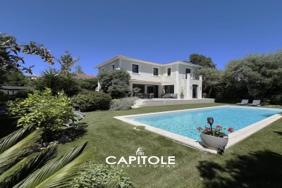 House for sale in ANTIBES  - 5 rooms - 247 m&sup2; 