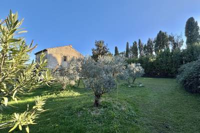 Maison &agrave; vendre &agrave; ST-RÉMY-DE-PROVENCE Fenouilleres - 6 pi&egrave;ces - 197 m&sup2; 