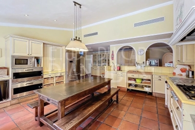 Villa à Cap d'Antibes &agrave; louer à partir de 32 000 € / semaine, Photo 14