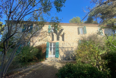 Maison &agrave; vendre &agrave; SANARY-SUR-MER  - 5 pi&egrave;ces - 140 m&sup2; 