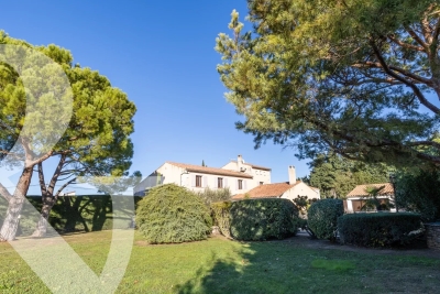 Maison &agrave; vendre &agrave; FONTVIEILLE  - 9 pi&egrave;ces - 400 m&sup2; 