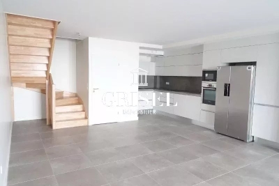 Appartement &agrave; louer &agrave; BORDEAUX  - 4 pi&egrave;ces - 99 m&sup2; 