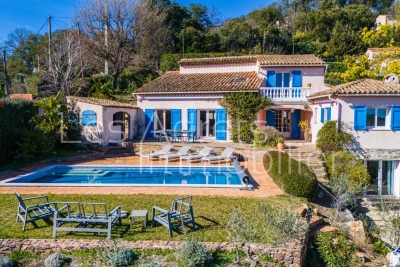 Maison &agrave; vendre &agrave; LES ADRETS-DE-L'ESTÉREL  - 6 pi&egrave;ces - 171 m&sup2; 