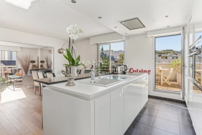 Appartement &agrave; vendre &agrave; SURESNES  - 5 pi&egrave;ces - 102 m&sup2; 