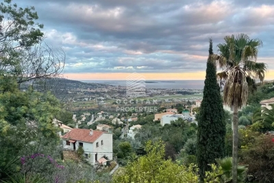 House for sale in MANDELIEU-LA-NAPOULE  - 7 rooms - 190 m&sup2; 