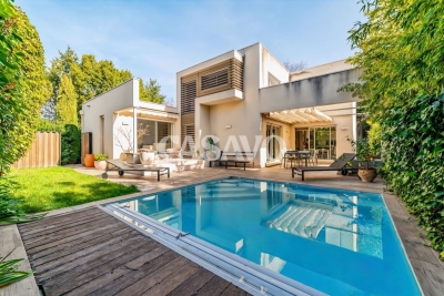 Maison &agrave; vendre &agrave; ARLES  - 6 pi&egrave;ces - 220 m&sup2; 