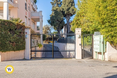 Appartement &agrave; vendre &agrave; ST-LAURENT-DU-VAR  - 1 pi&egrave;ces - 38 m&sup2; 