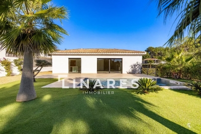 Maison &agrave; vendre &agrave; SANARY-SUR-MER  - 7 pi&egrave;ces - 234 m&sup2; 