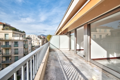Apartment for sale in NICE  - 3 rooms - 63 m&sup2; 