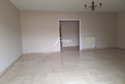 Appartement &agrave; louer &agrave; DRAGUIGNAN  - 3 pi&egrave;ces - 77 m&sup2; 