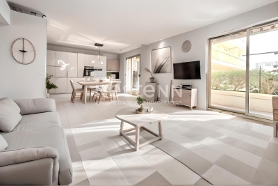 Apartment for sale in ST-RAPHAËL  - 3 rooms - 80 m&sup2; 