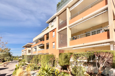 Apartment for sale in ST-RAPHAËL Cerceron-Peire Sarade - 4 rooms - 74 m&sup2; 