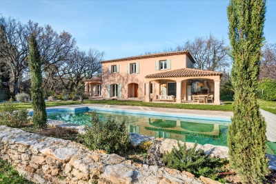 House for sale in AIX-EN-PROVENCE  - 7 rooms - 200 m&sup2; 